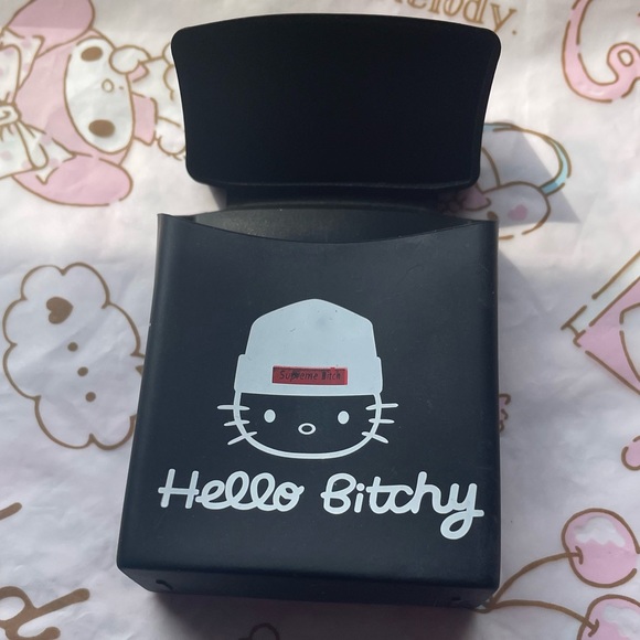 Spencer's Accessories - Hello Kitty Supreme Silicone Cigarette Holder